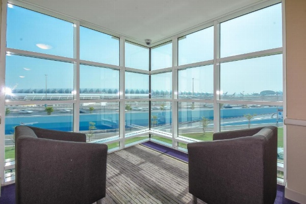 Premier Inn Dubai International Airport image 6